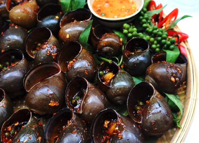 Cách làm Ốc bươu nướng tiêu xanh - Bếp nhà - Kingfoodmart