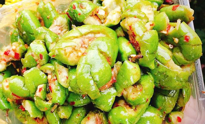 Rất Hay: Cách làm cà na đập muối ớt đơn giản không bị đắng, ăn hoài không chán