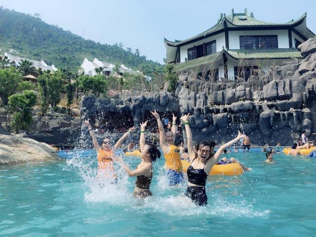 Công viên Suối khoáng nóng Núi Thần Tài trải nghiệm tắm tiên tại Đà Nẵng