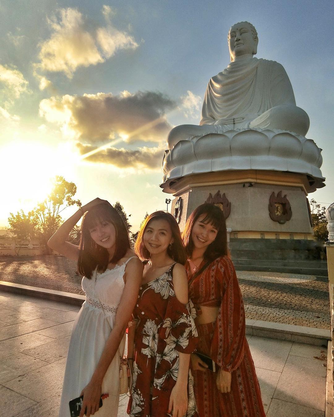 Đến chùa Long Sơn Nha Trang checkin tượng Phật khổng lồ - HaloTravel