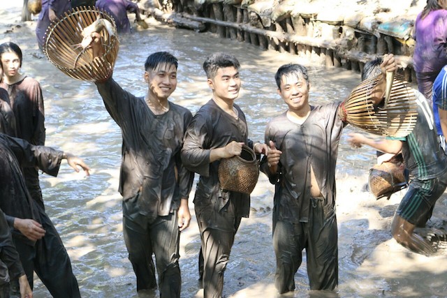 tour-con-phung-ben-tre-va-trai-nghiem-ai-cung-me